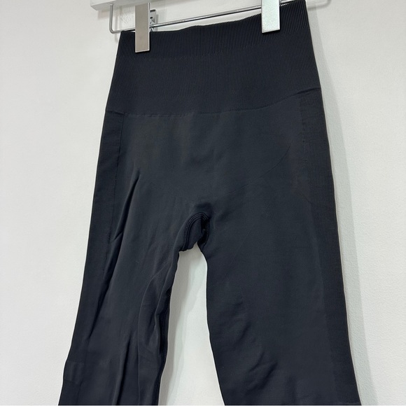 Lululemon Zone In Crop Leggings in Black - Picture 4 of 6